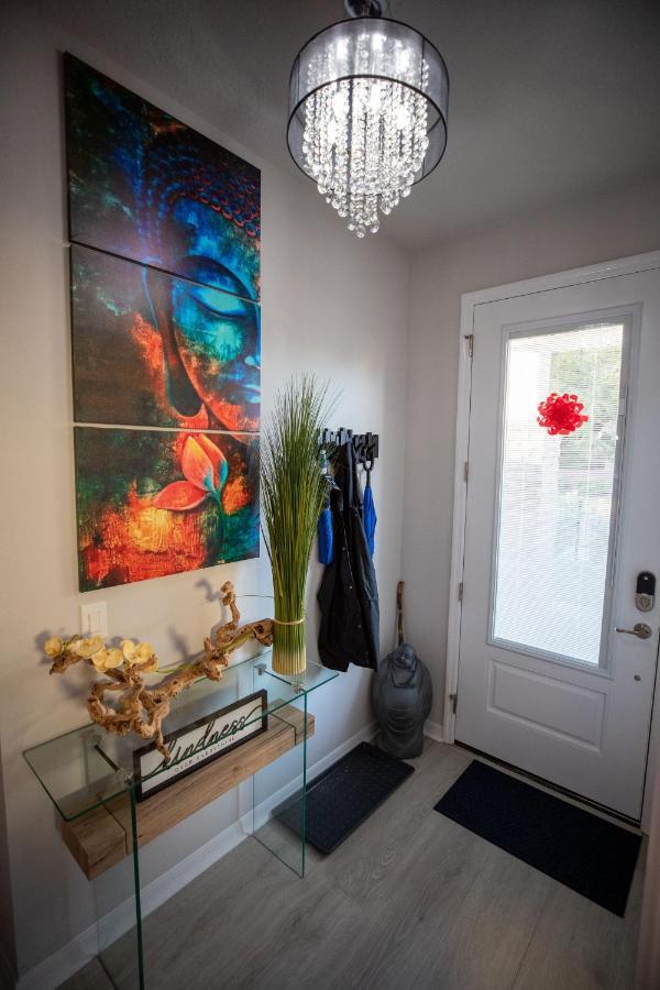 Newly Constructed Modern Pet Friendly Zen With Private Theater & Hot Tub! *
