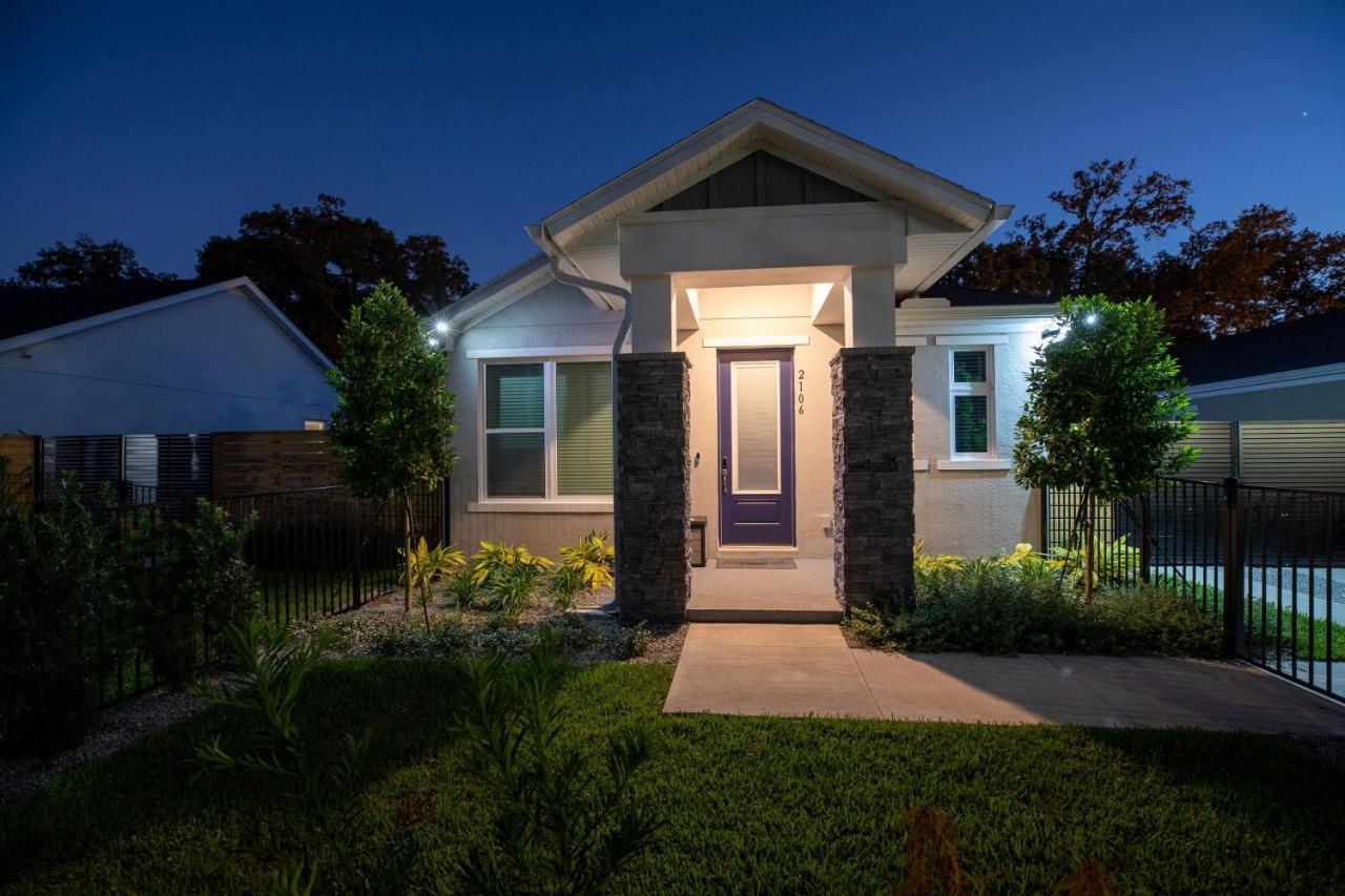 Newly Constructed Modern Pet Friendly Zen With Private Theater & Hot Tub!