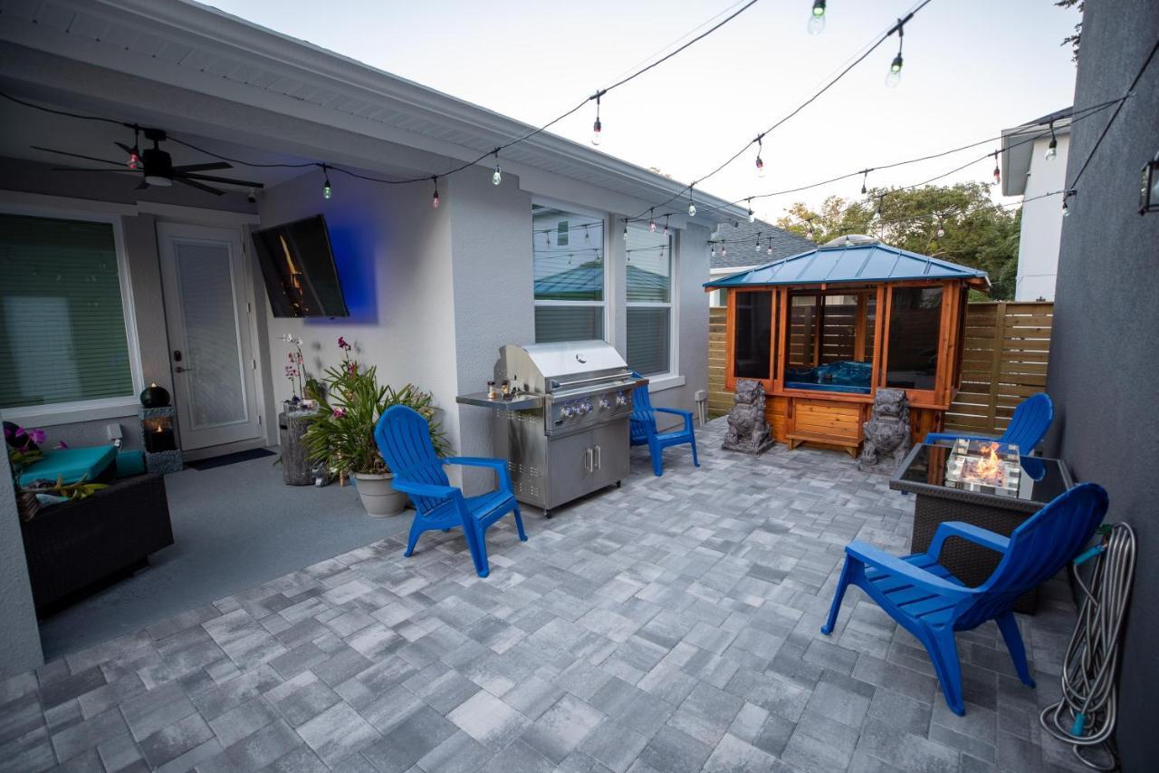 Newly Constructed Modern Pet Friendly Zen With Private Theater & Hot Tub! Orlando