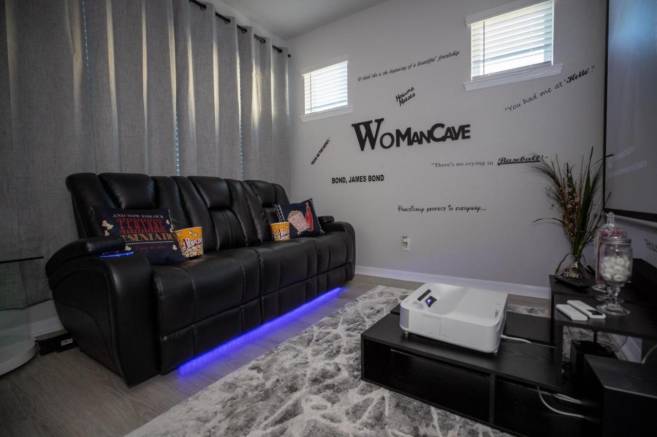 Newly Constructed Modern Pet Friendly Zen With Private Theater & Hot Tub!