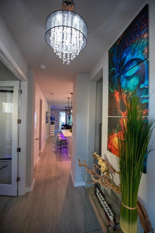 Newly Constructed Modern Pet Friendly Zen With Private Theater & Hot Tub! Holiday home *