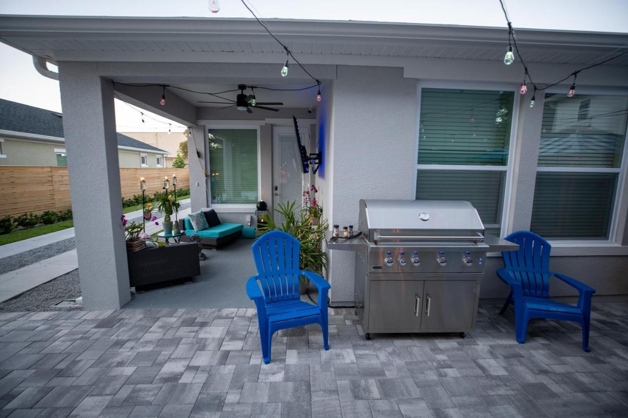 Newly Constructed Modern Pet Friendly Zen With Private Theater & Hot Tub! Holiday home
