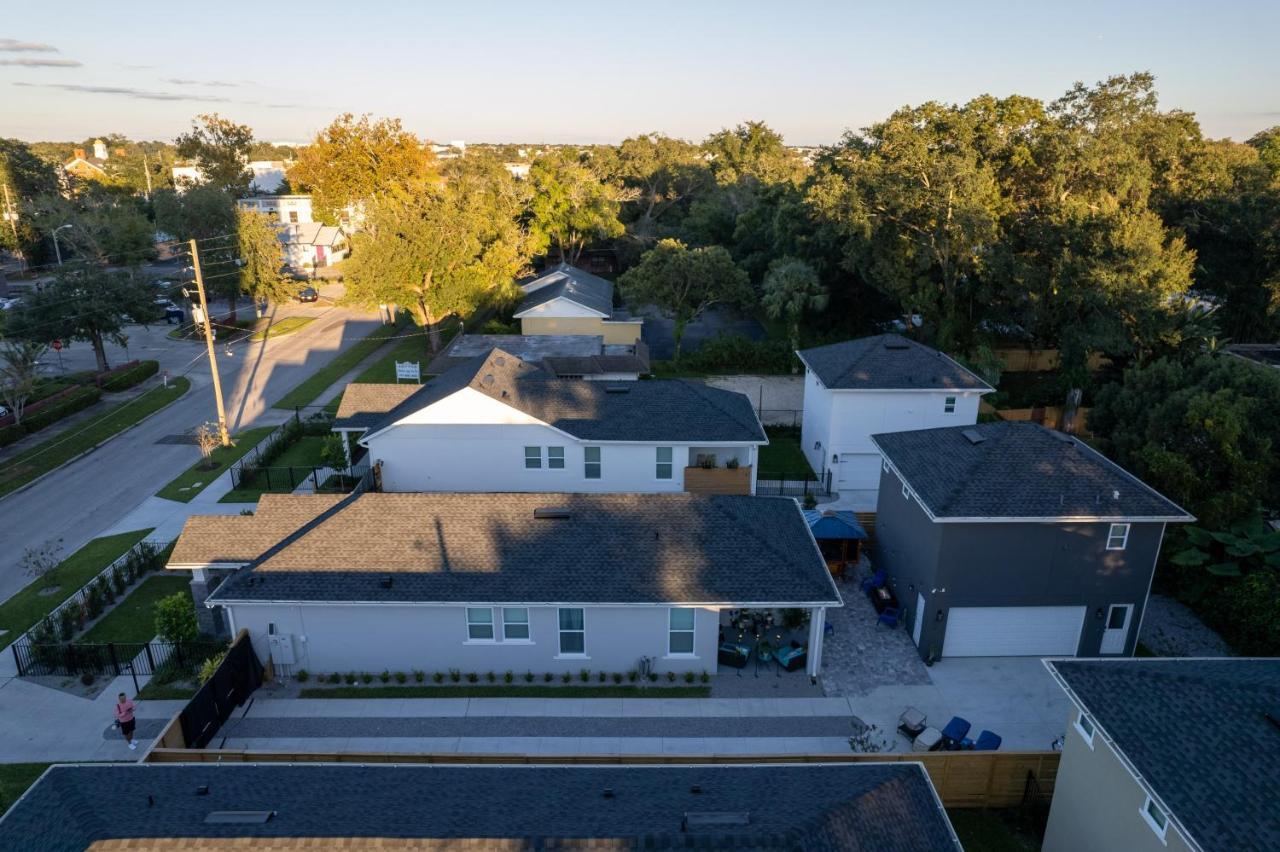 Newly Constructed Modern Pet Friendly Zen With Private Theater & Hot Tub! Holiday home