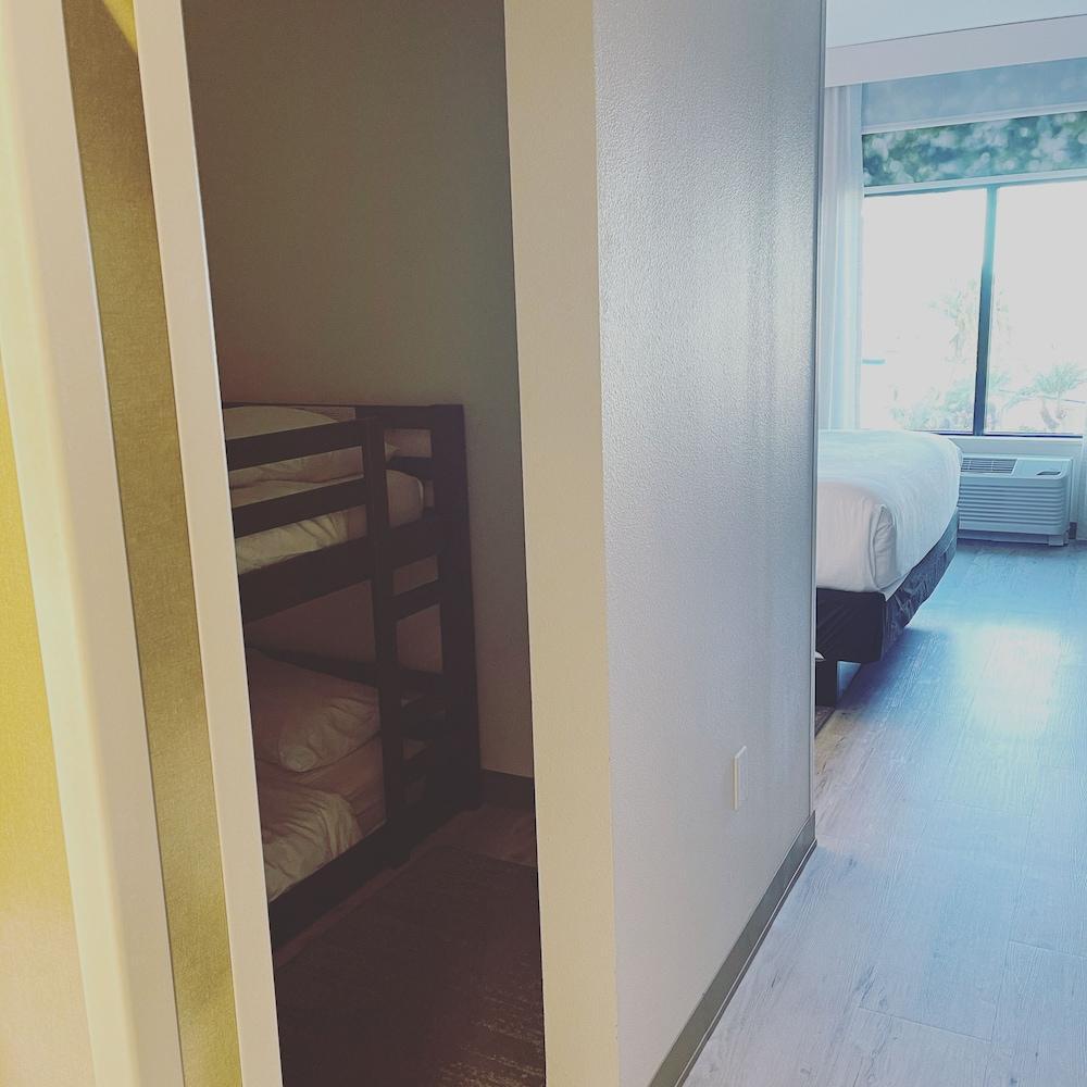 Hotel Wyndham Garden Universal / I Drive
