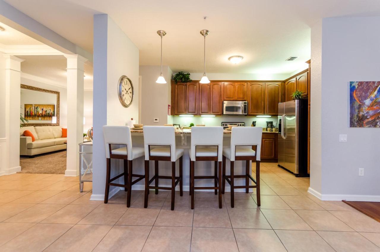 Apartment Spacious In Vista Cay Luxury Awaits