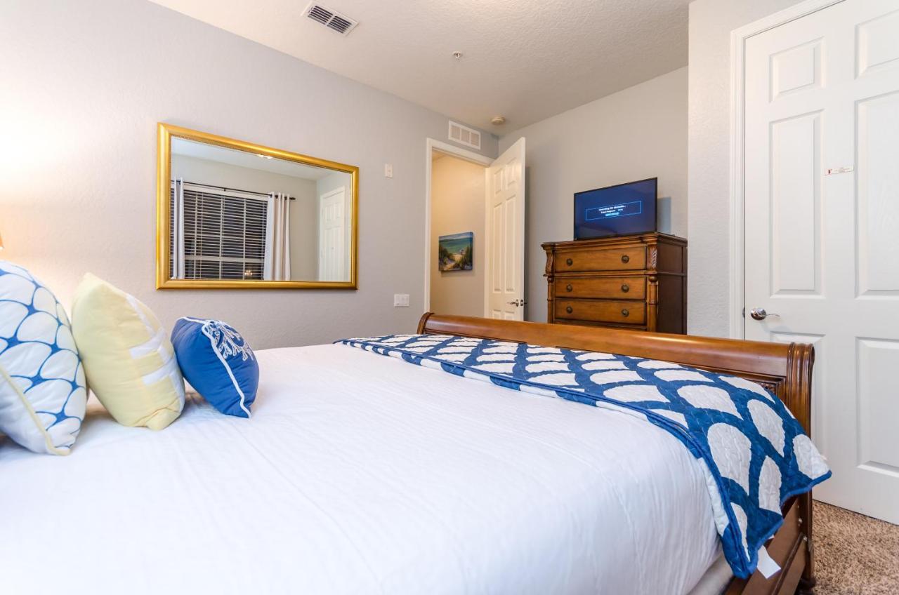 Spacious In Vista Cay Luxury Awaits Apartment *