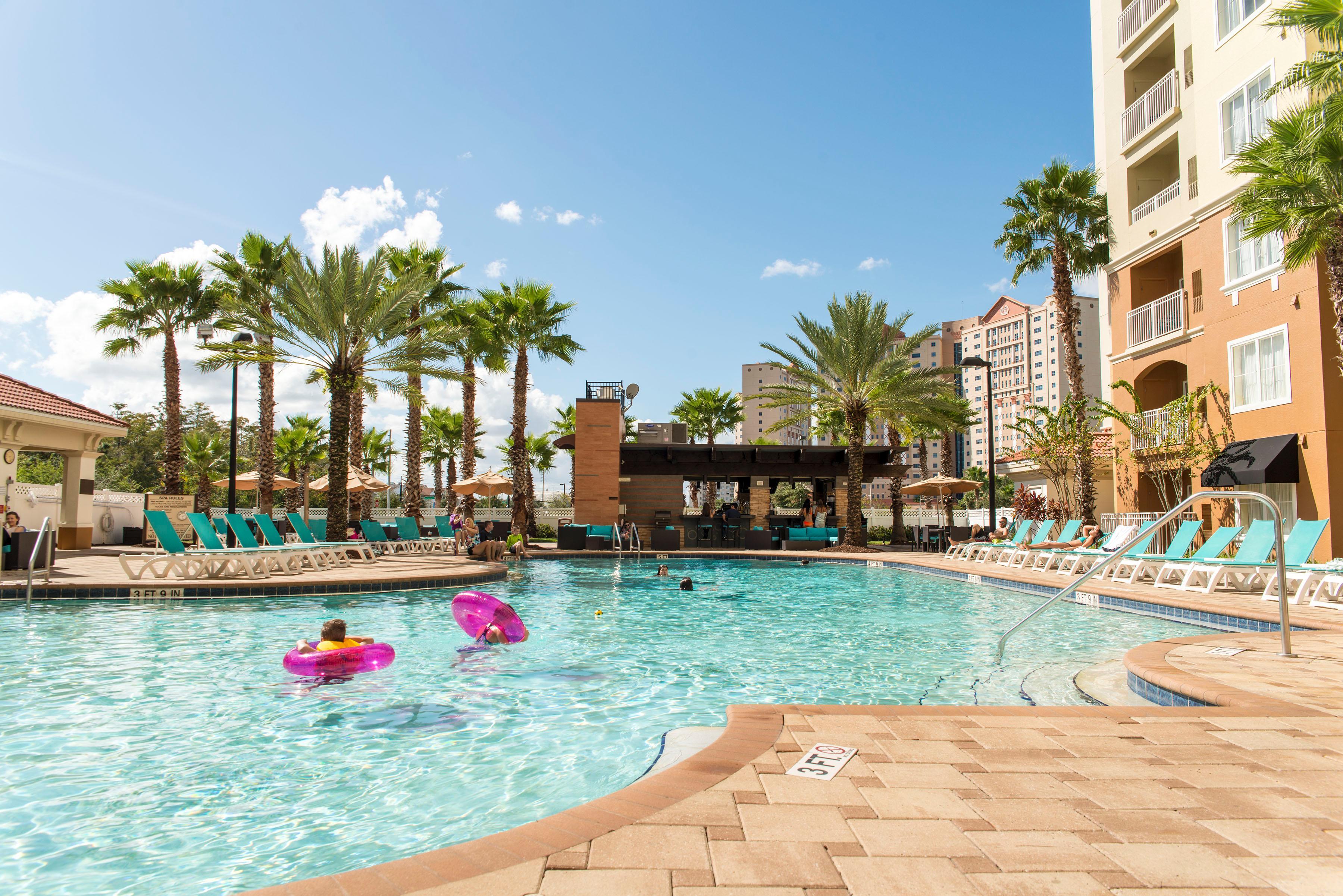 Hotel The Point & Universal 3*