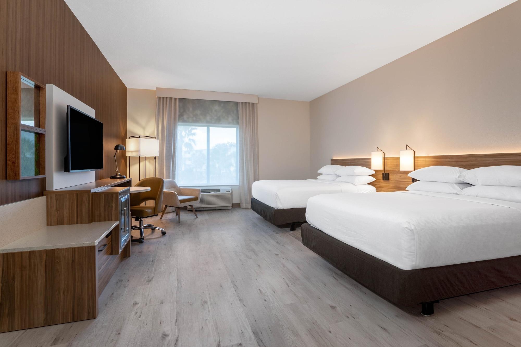 Wyndham Garden Universal / I Drive