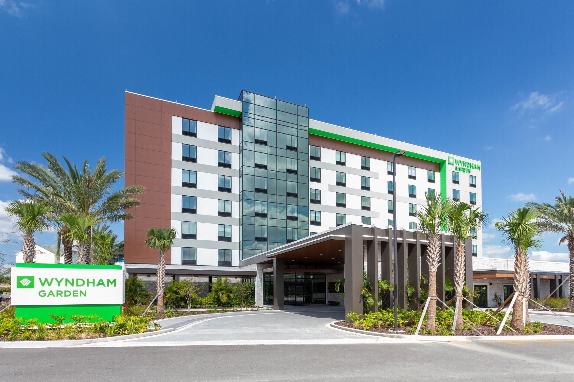 Wyndham Garden Universal / I Drive 3*