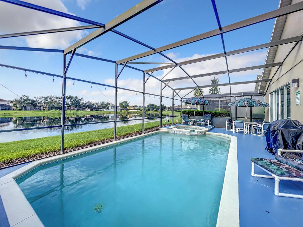 Glenbrook Lakefront Poolspa Vacation Holiday home *