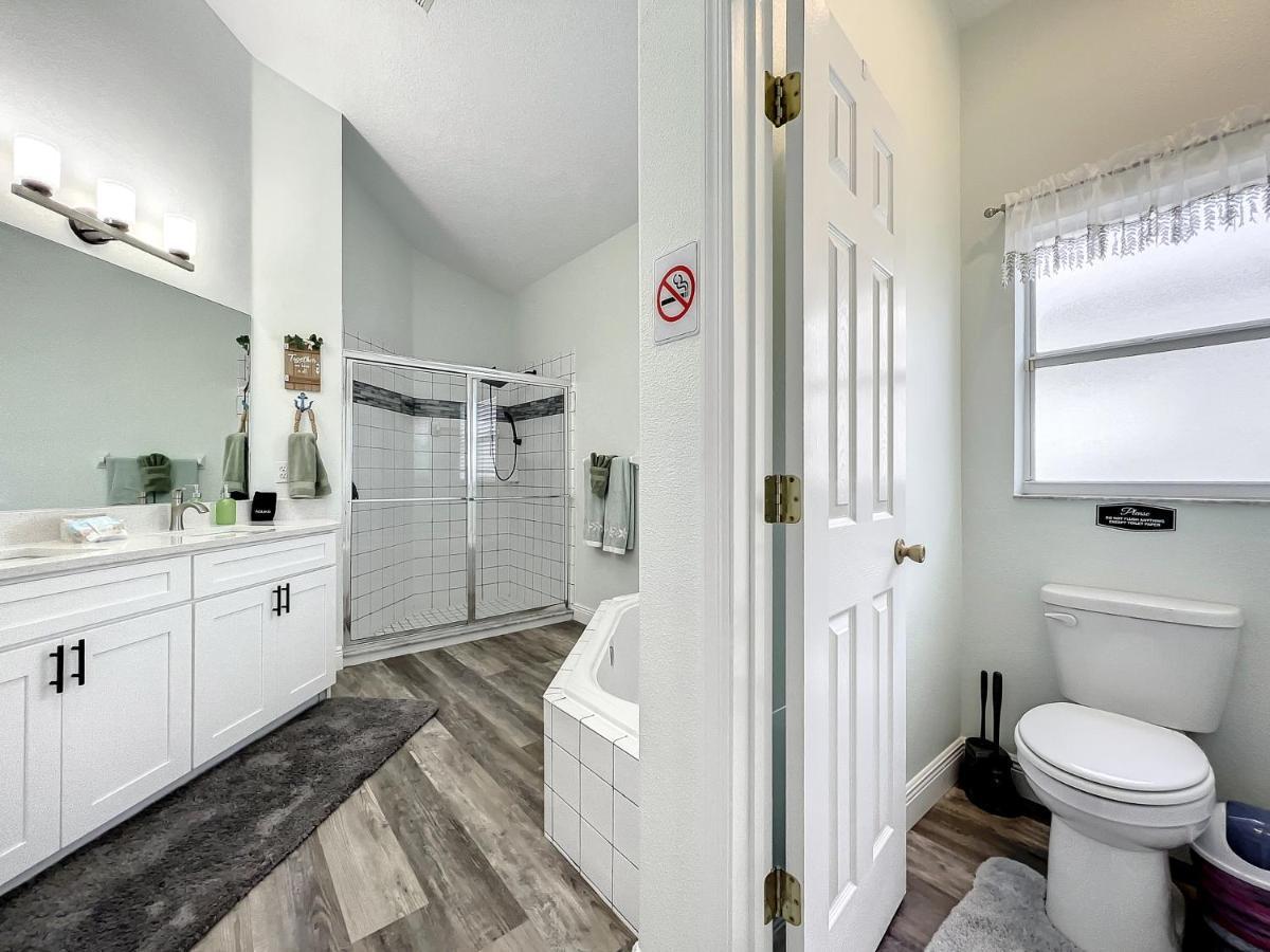 Glenbrook Lakefront Poolspa Vacation Holiday home Orlando