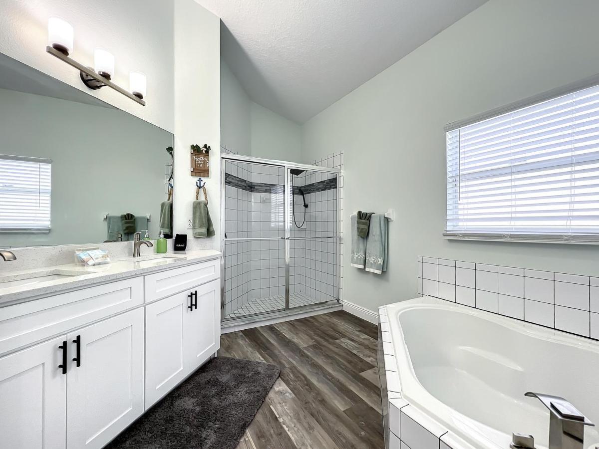 Glenbrook Lakefront Poolspa Vacation
