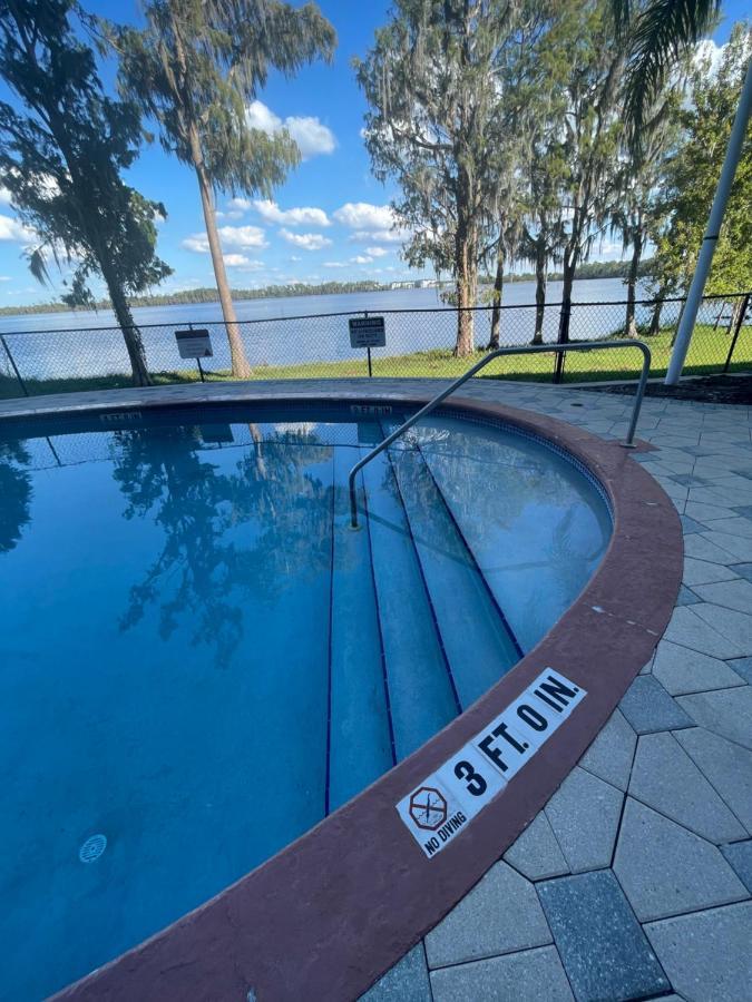 Apartment Disney 1 Mile , Blue Heron 1 Room 2 Bath,Amenities,6 Guests, Walk To Restaurants, No Fees At Check In *
