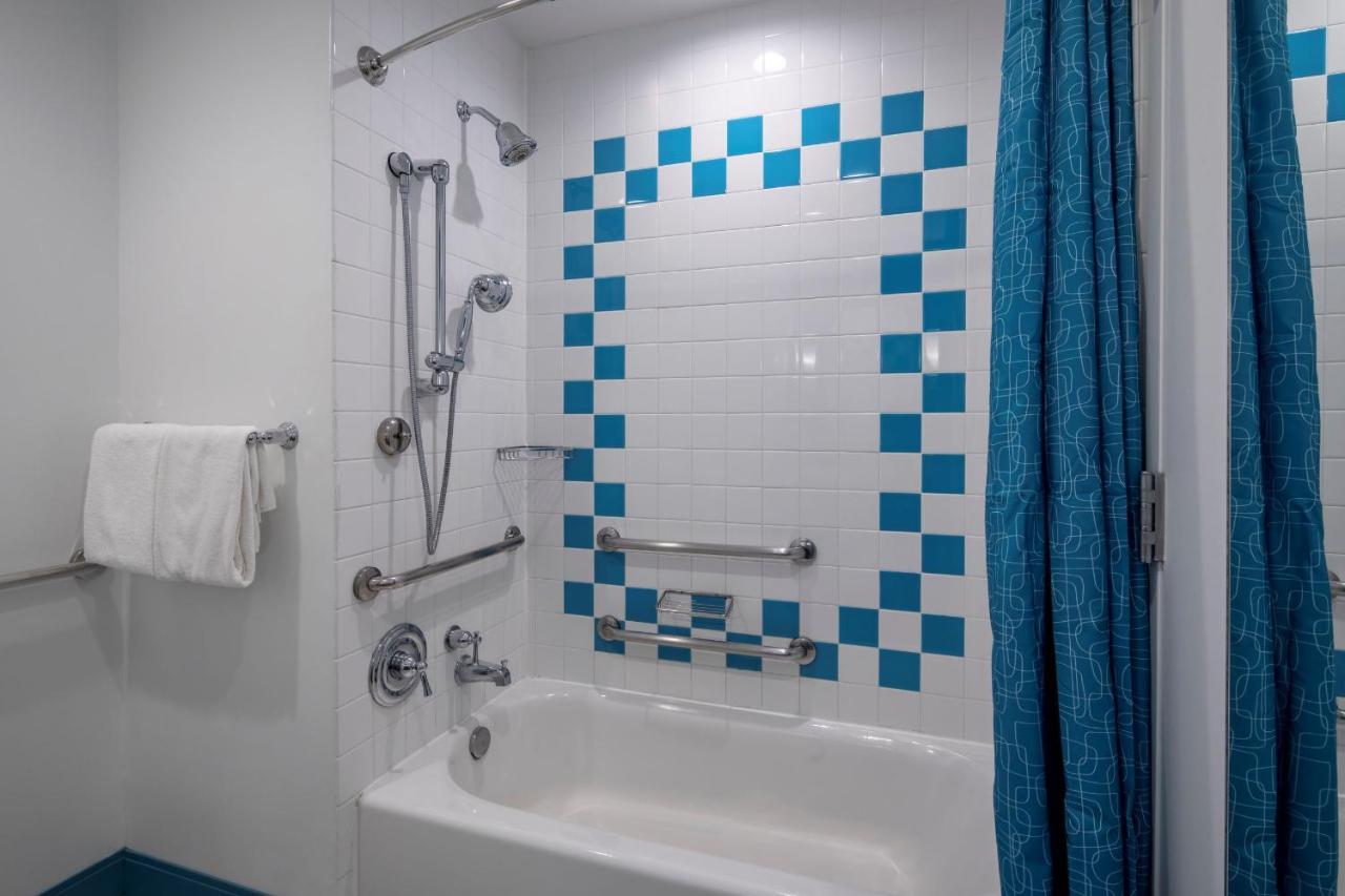 Universal's Bay Resort 3*