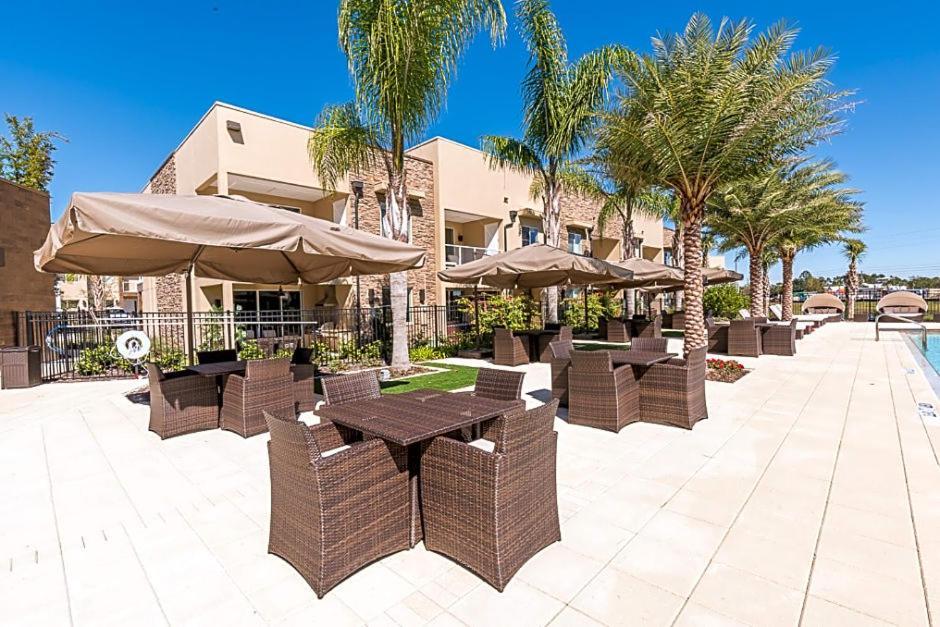 Stunning 4bd Close To @ Magic Village 7614 *