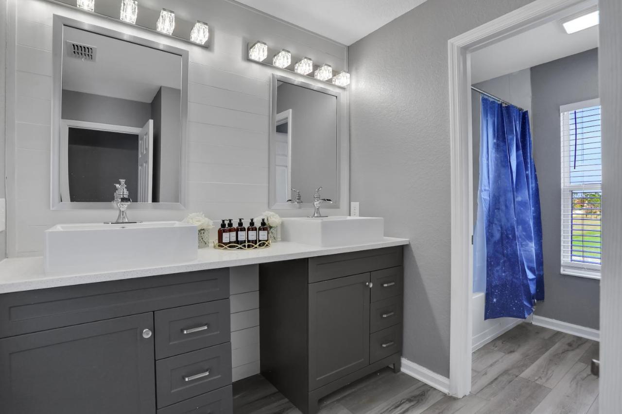 Remarkable Themed With Amenities *