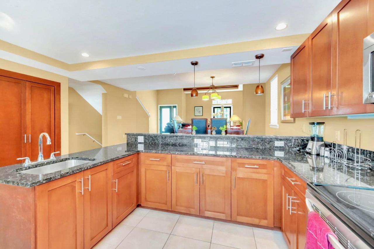 4br Townhouse - Access - Steps To Apartment Orlando