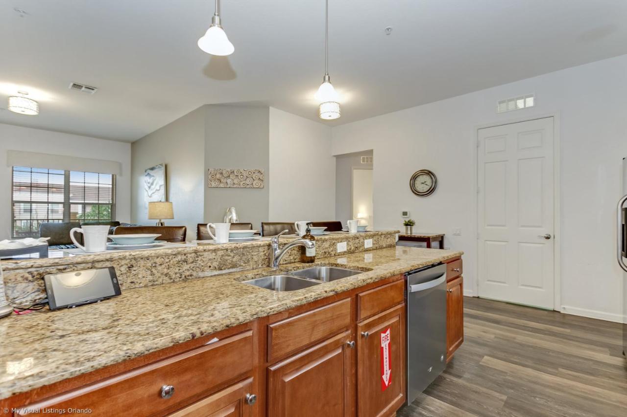 Beautiful Modern Vista Cay Condo, Near Parks-2011 Apartment Orlando