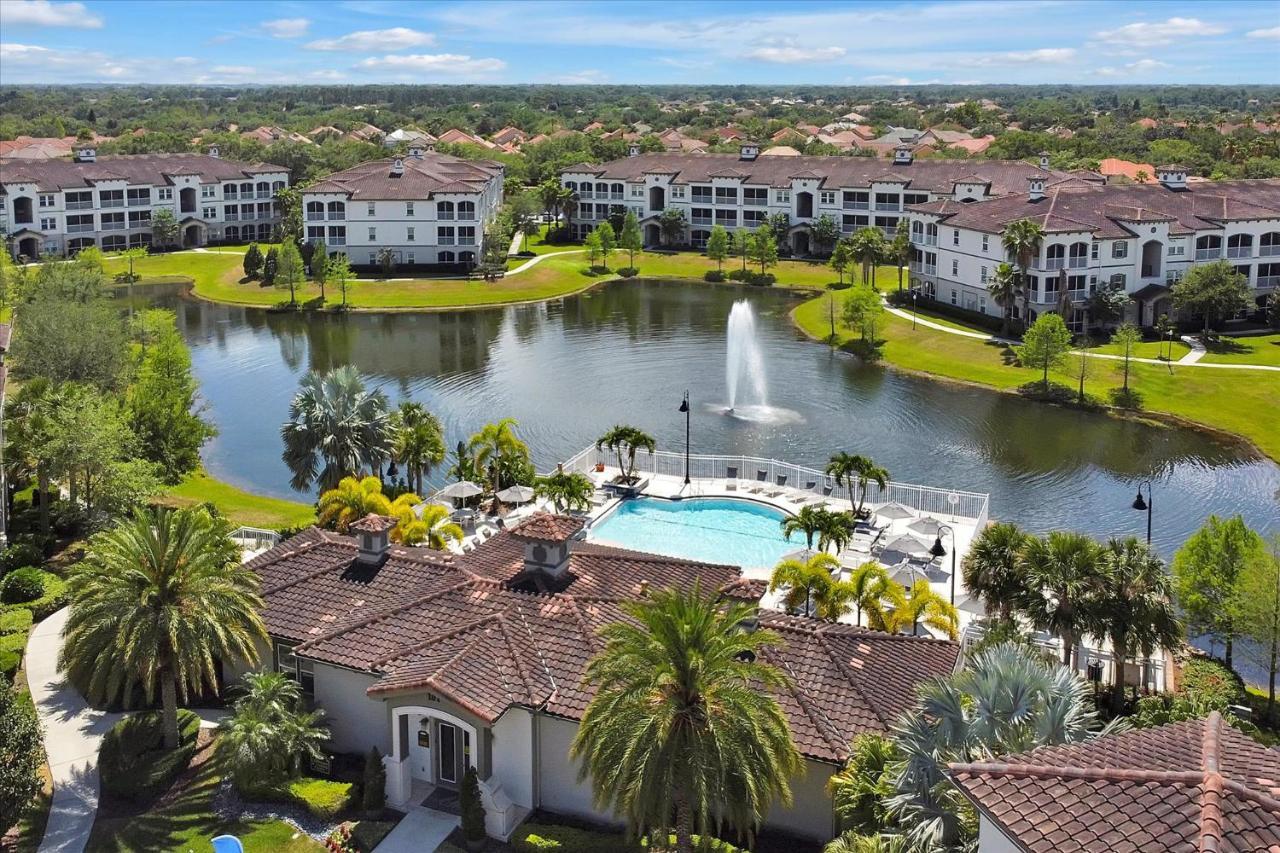 Loftly Luxury: Modern Oasis Near Disney With Pool And Lake Views Apartment Orlando