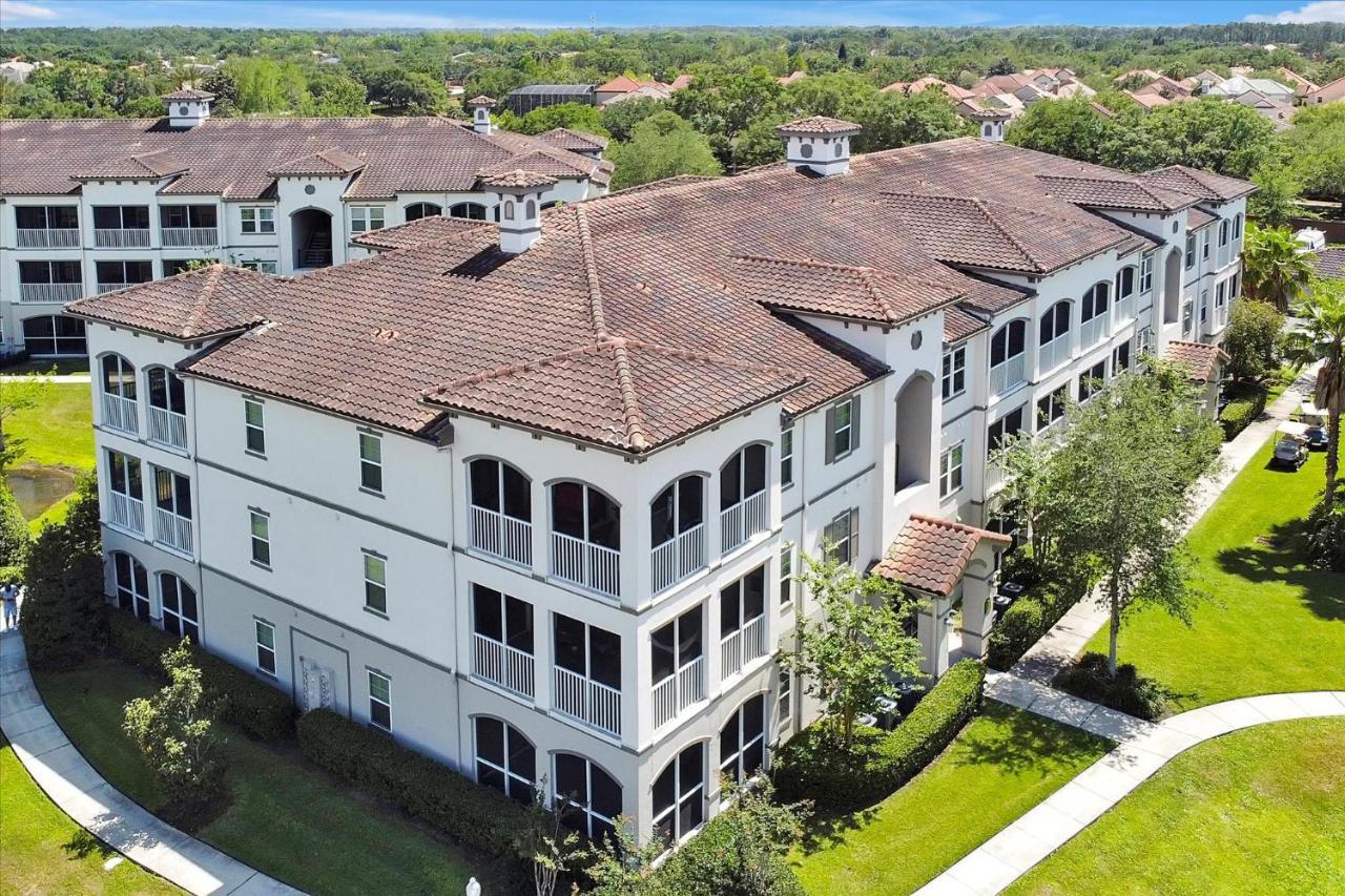 Apartment Loftly Luxury: Modern Oasis Near Disney With Pool And Lake Views