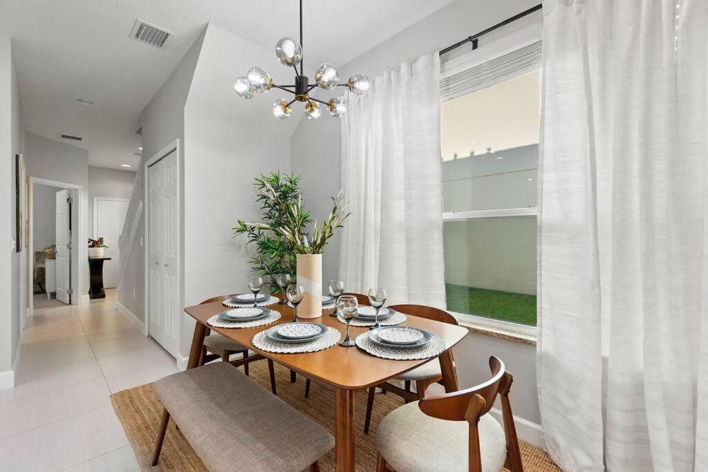 Holiday home Placid Retreat Near Disney Orlando, Fl *