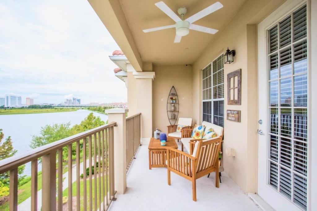 Lakeview Penthouse Elegance *
