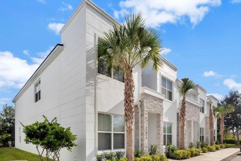 3 Bedrooms Pool Hidden Forest Amenities * Orlando