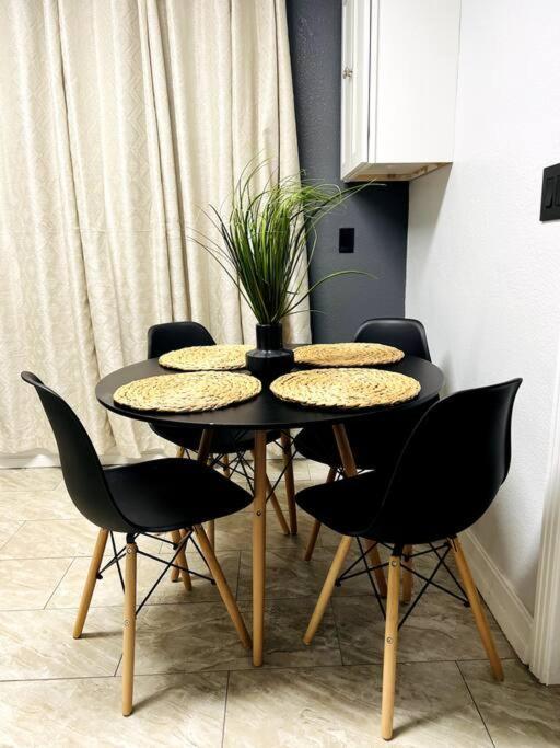 Holiday home 3bdrm Near Fairground, Downtown & Universal *