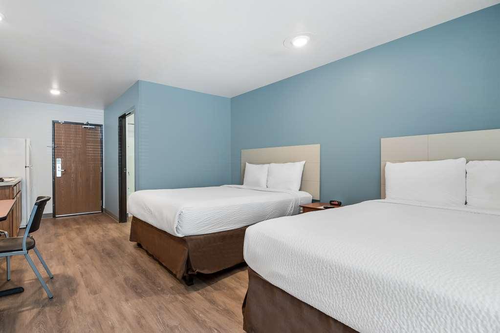 Extended America Select - - East Hotel 2*