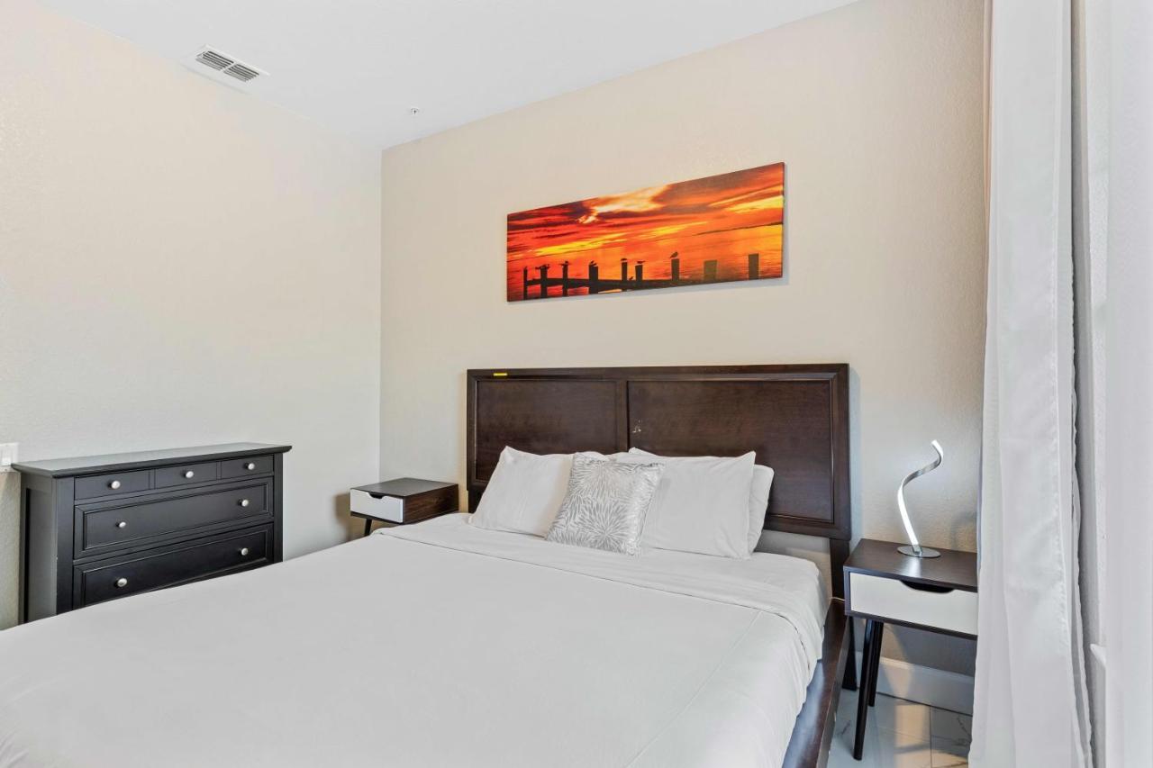 Apartment 4814 Cayview Avenue 204 Orlando