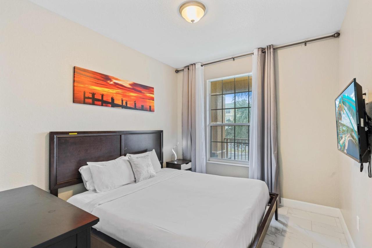 4814 Cayview Avenue 204 * Orlando