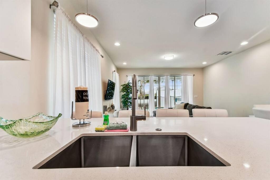 Modern With Private Pool - 20 Minutes To * Orlando