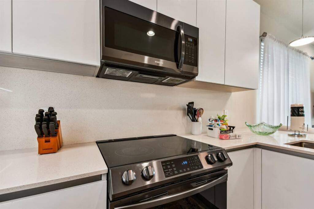 Modern With Private Pool - 20 Minutes To Orlando