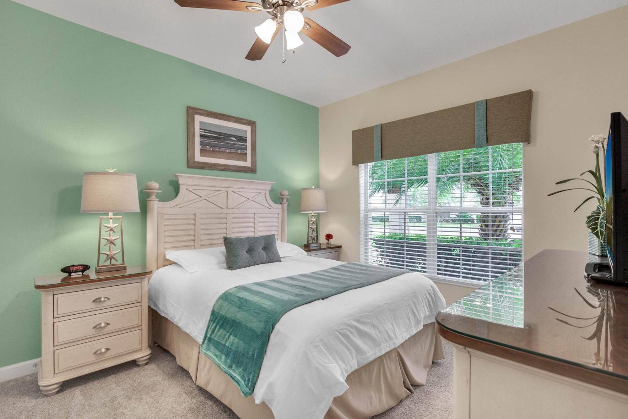 4 Bedrooms - 3 Bathrooms - Storey 3150 Pp Orlando