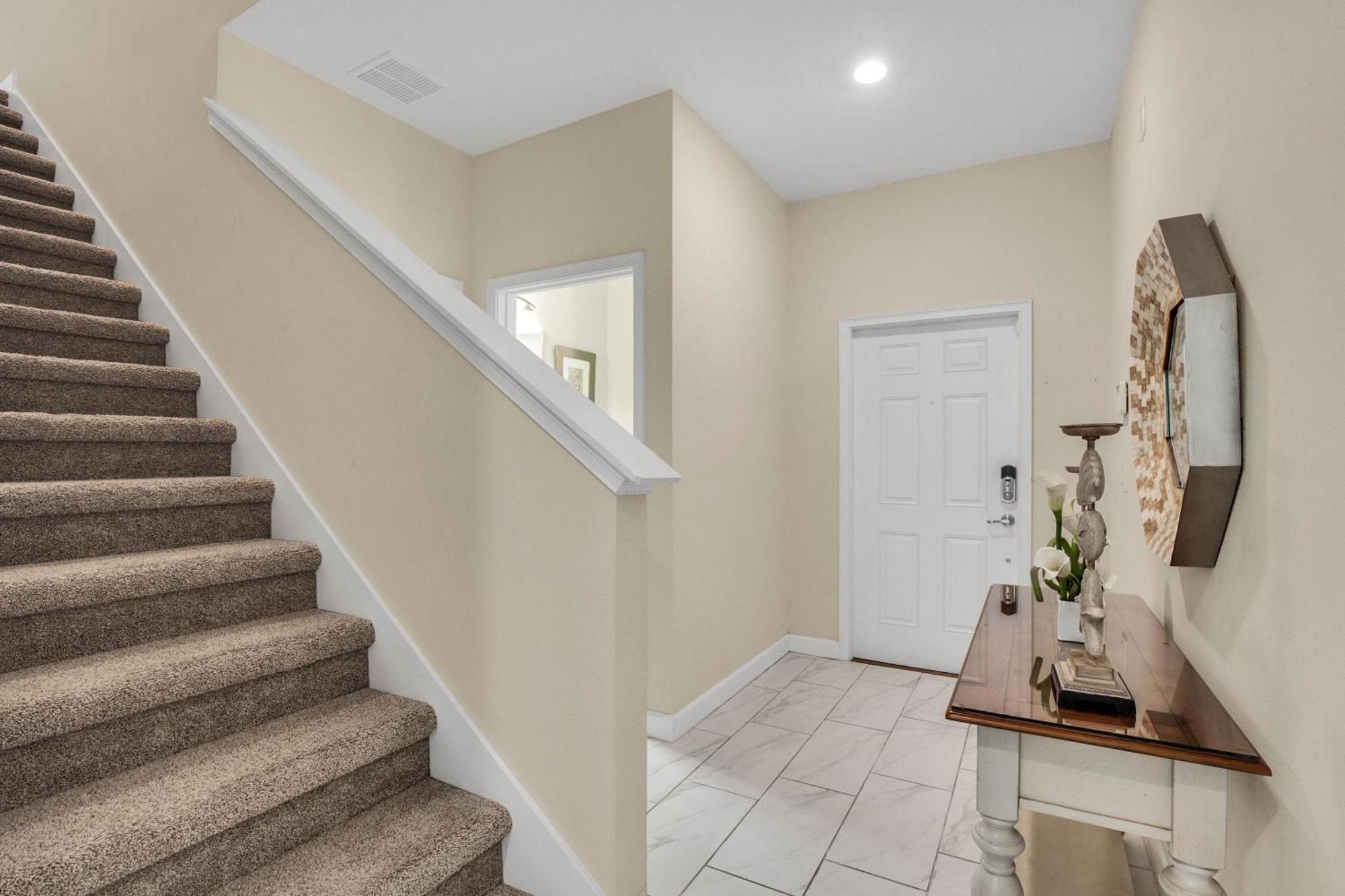 4 Bedrooms - 3 Bathrooms - Storey 3150 Pp * Orlando