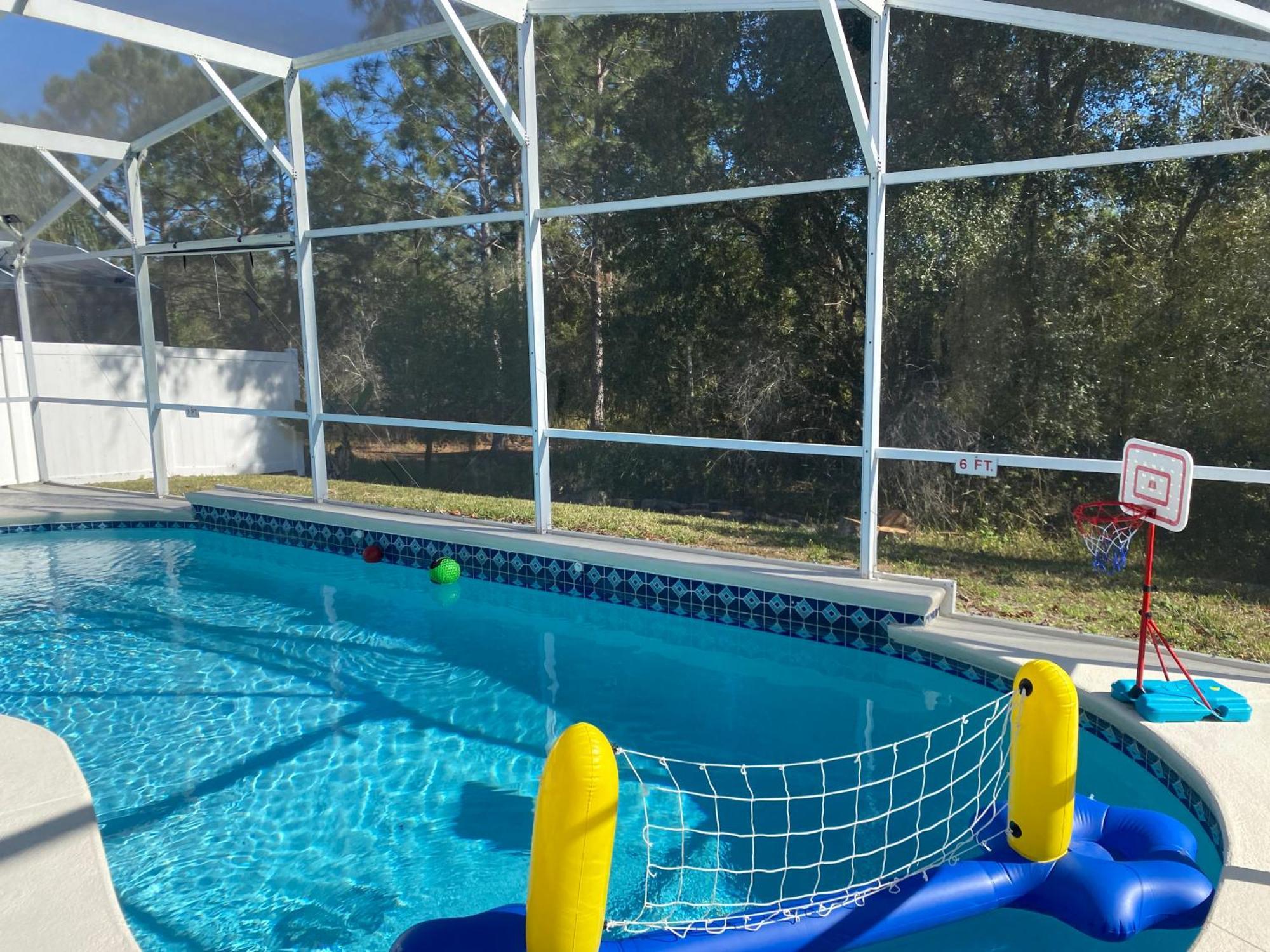 3 Bedroom With Poolside Cinema And Games Close To Theme Parks Sleeps 6 2 Holiday home