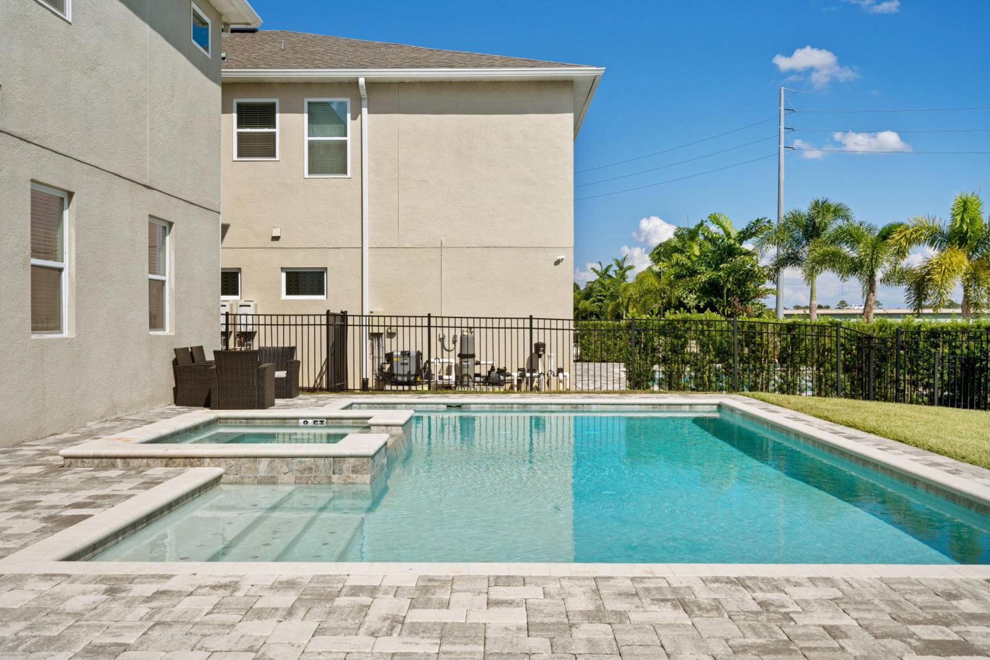 - Encore 1599 Orlando