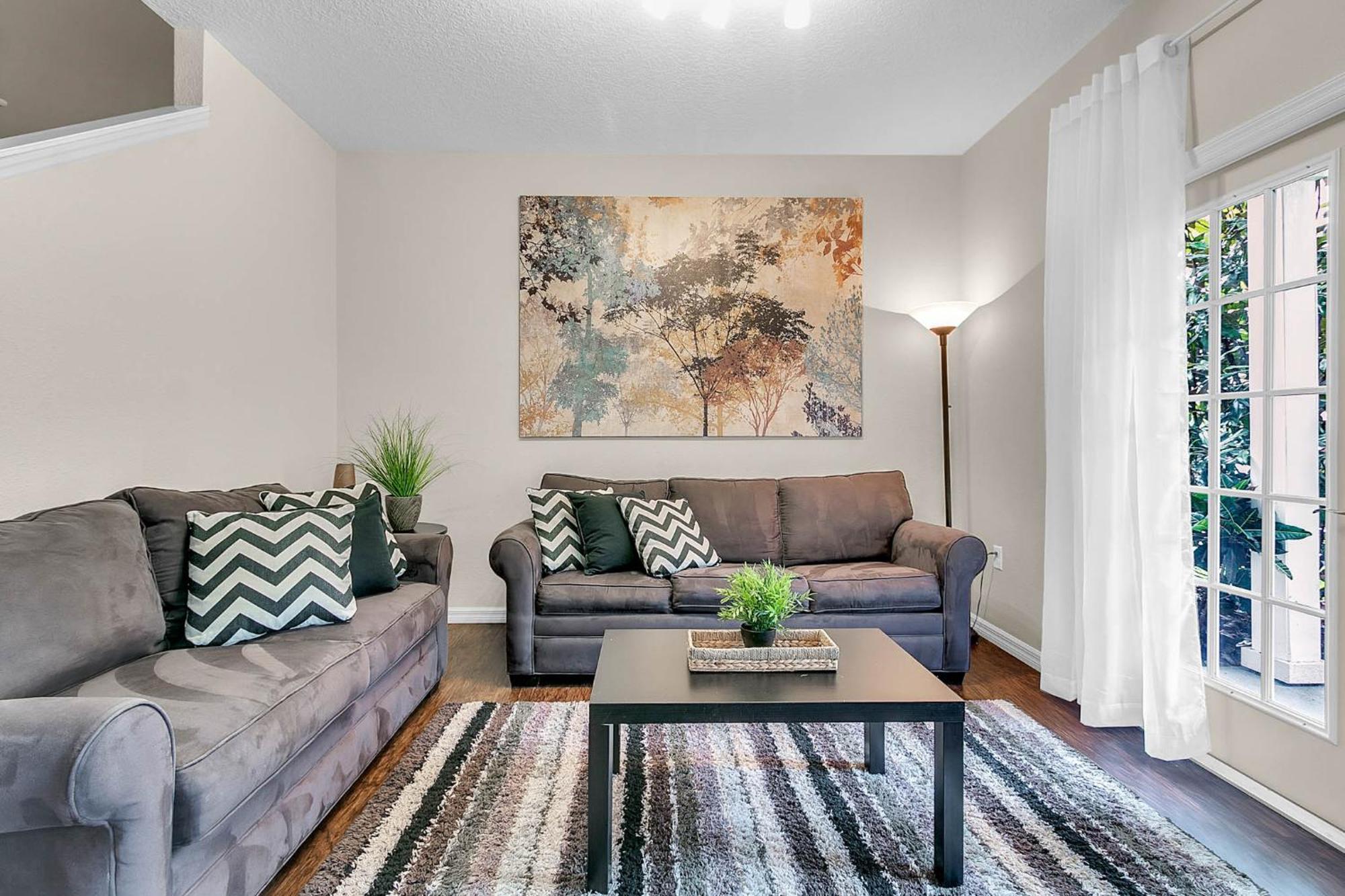 4 Bedrooms - 3 Bathrooms - Lucaya Village 14-101 *