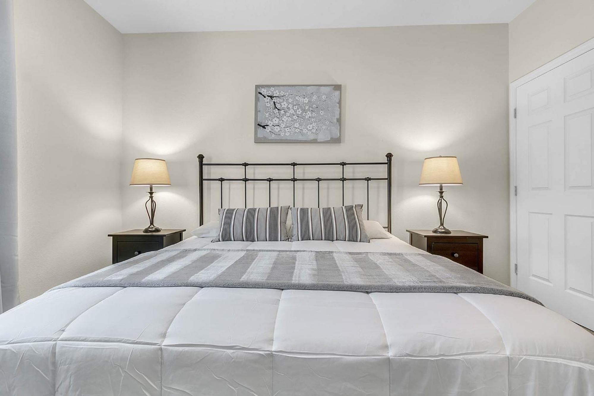 4 Bedrooms - 3 Bathrooms - Lucaya Village 14-101 * Orlando