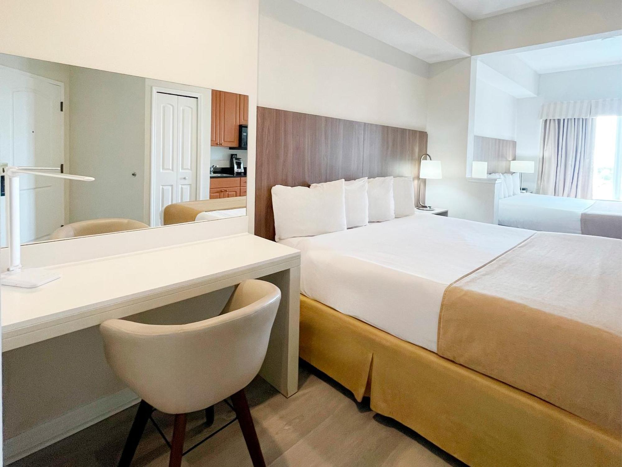 Hotel The Point & Universal