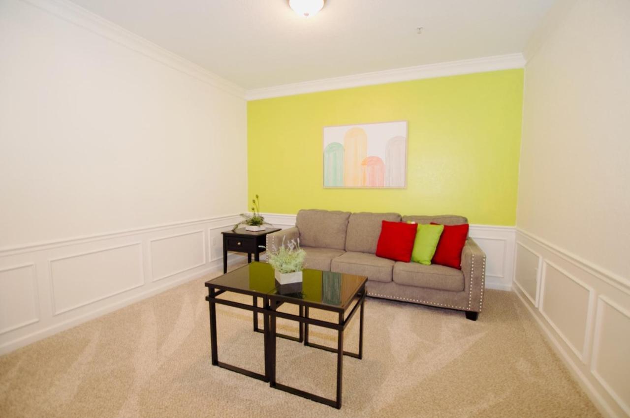 Vista Cay Luxury 2 Bedroom Apartment *