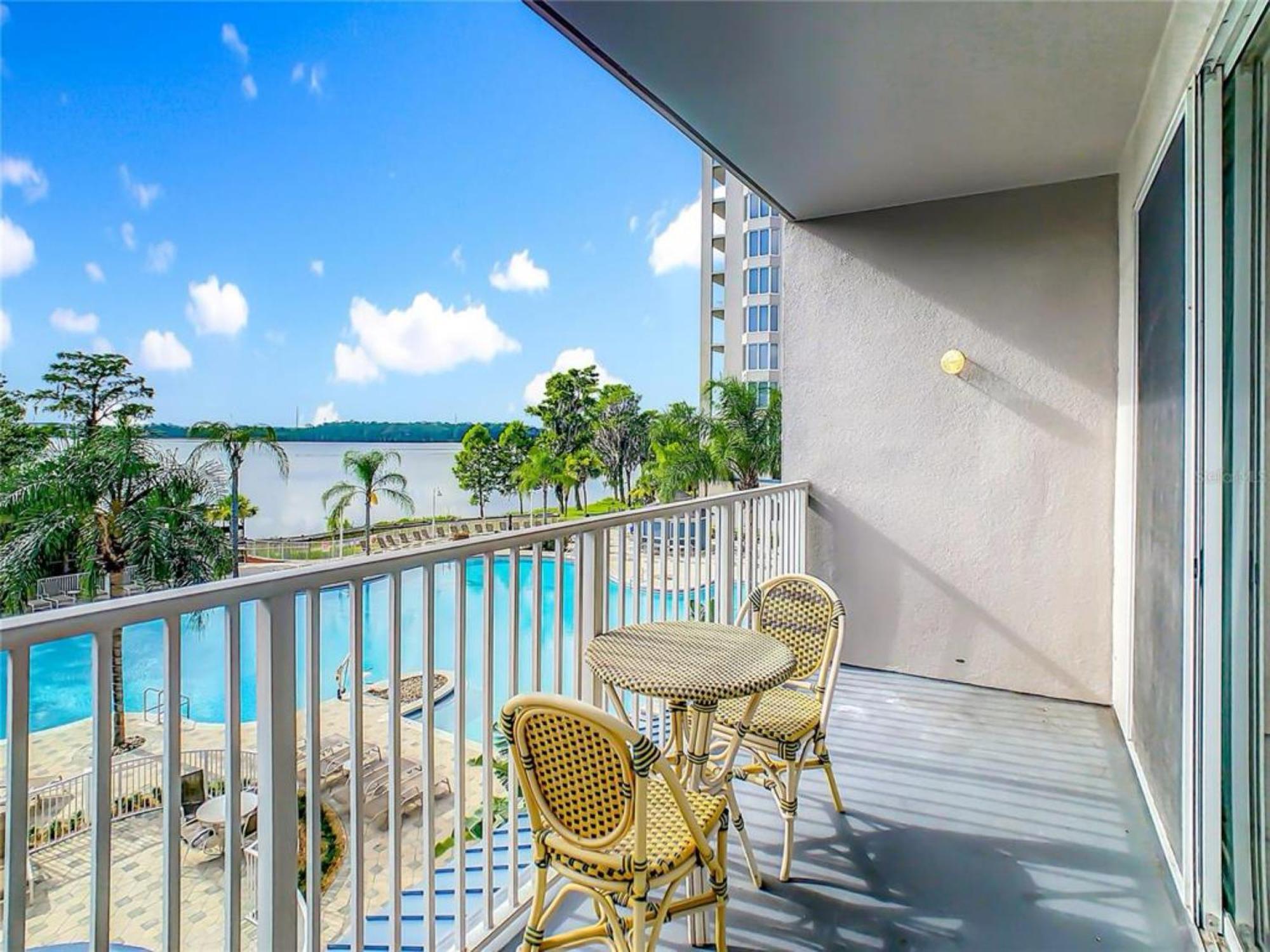 Disney 1 Mile , Blue Heron 1 Room 2 Bath,Amenities,6 Guests, Walk To Restaurants, No Fees At Check In Apartment