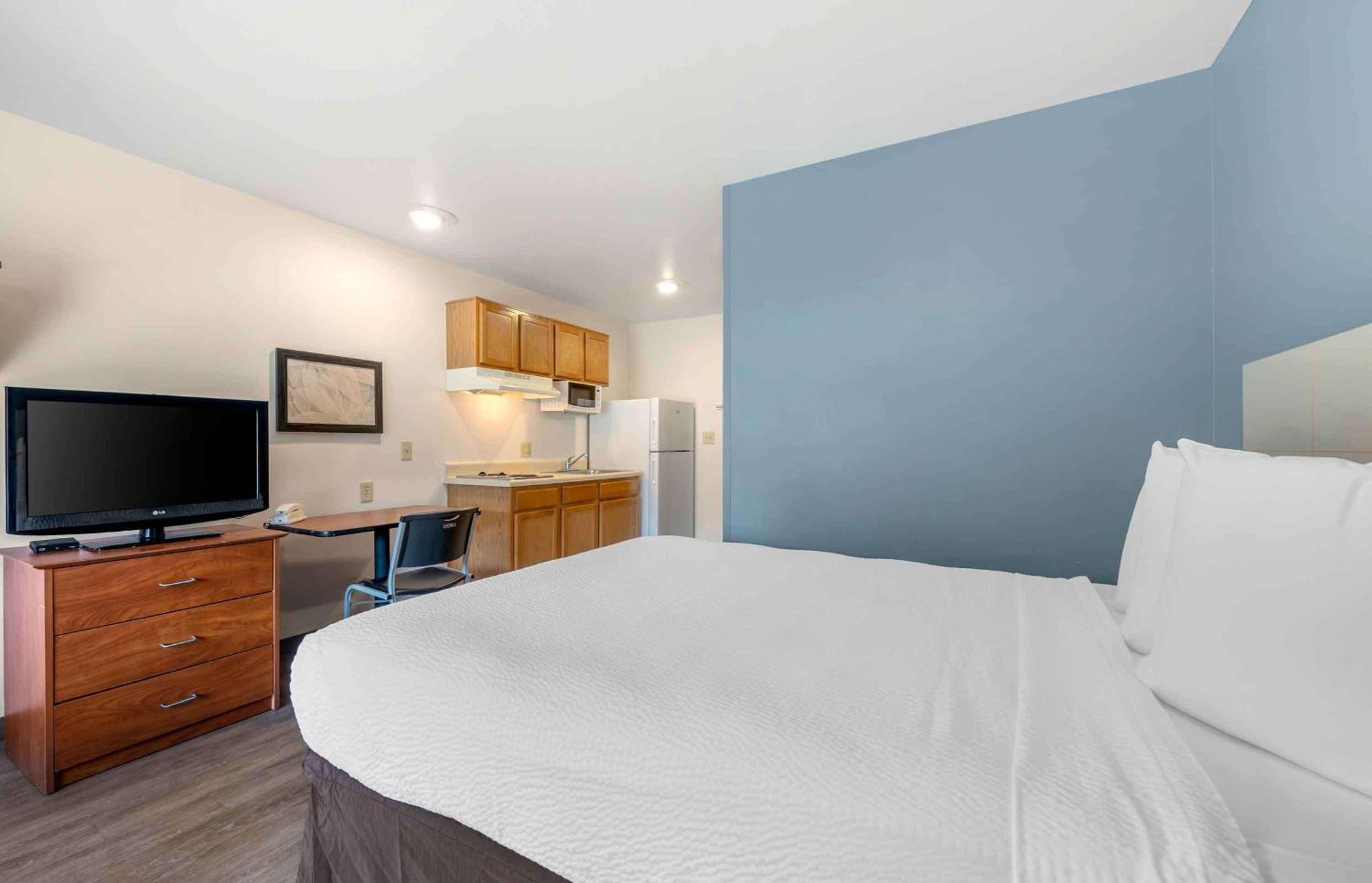 Extended America Select - - East Orlando