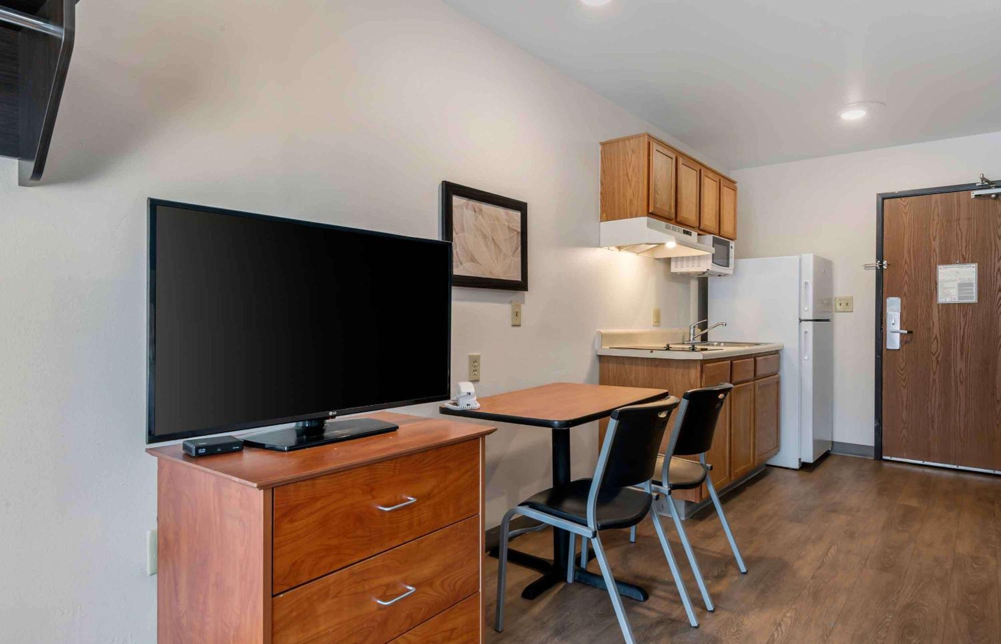 Extended America Select - - East Hotel 2*