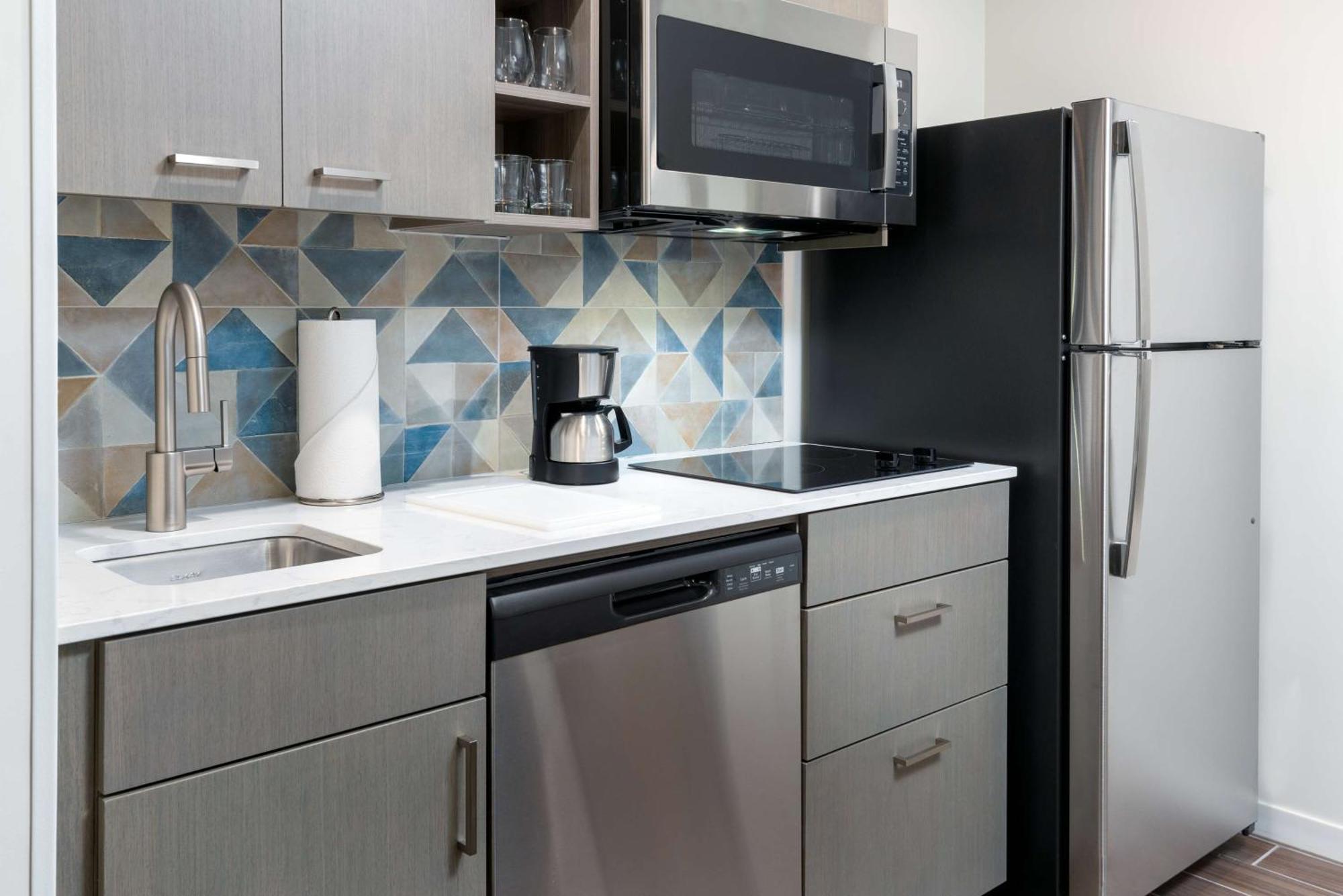 Hotel Hyatt House Airport 3*