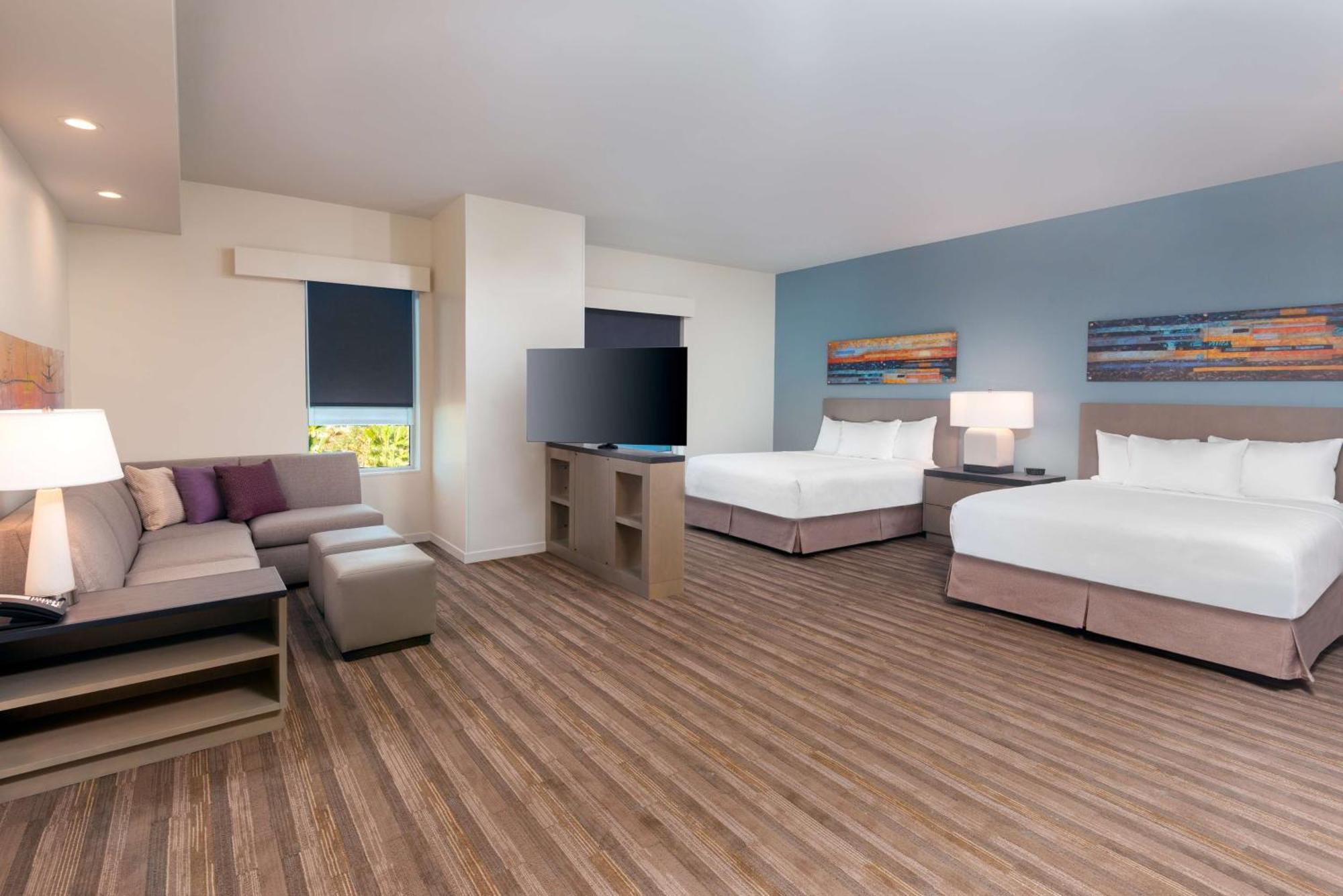Hyatt House Airport 3*