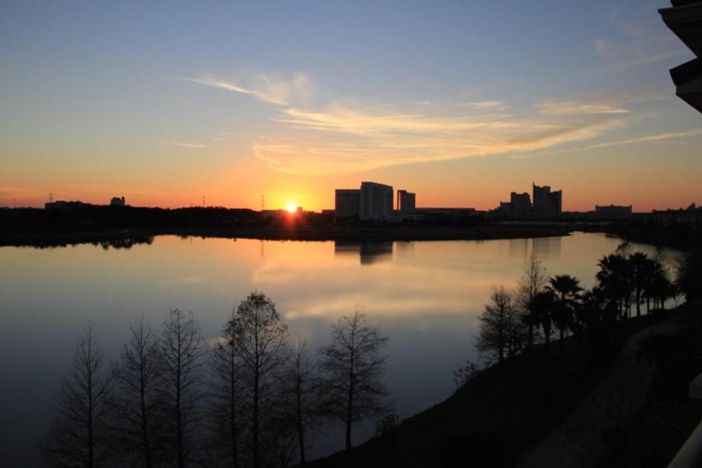 Apartment Stylish Vista Cay Luxury Star Near Theme Parks And Walk To The Convention Center Orlando