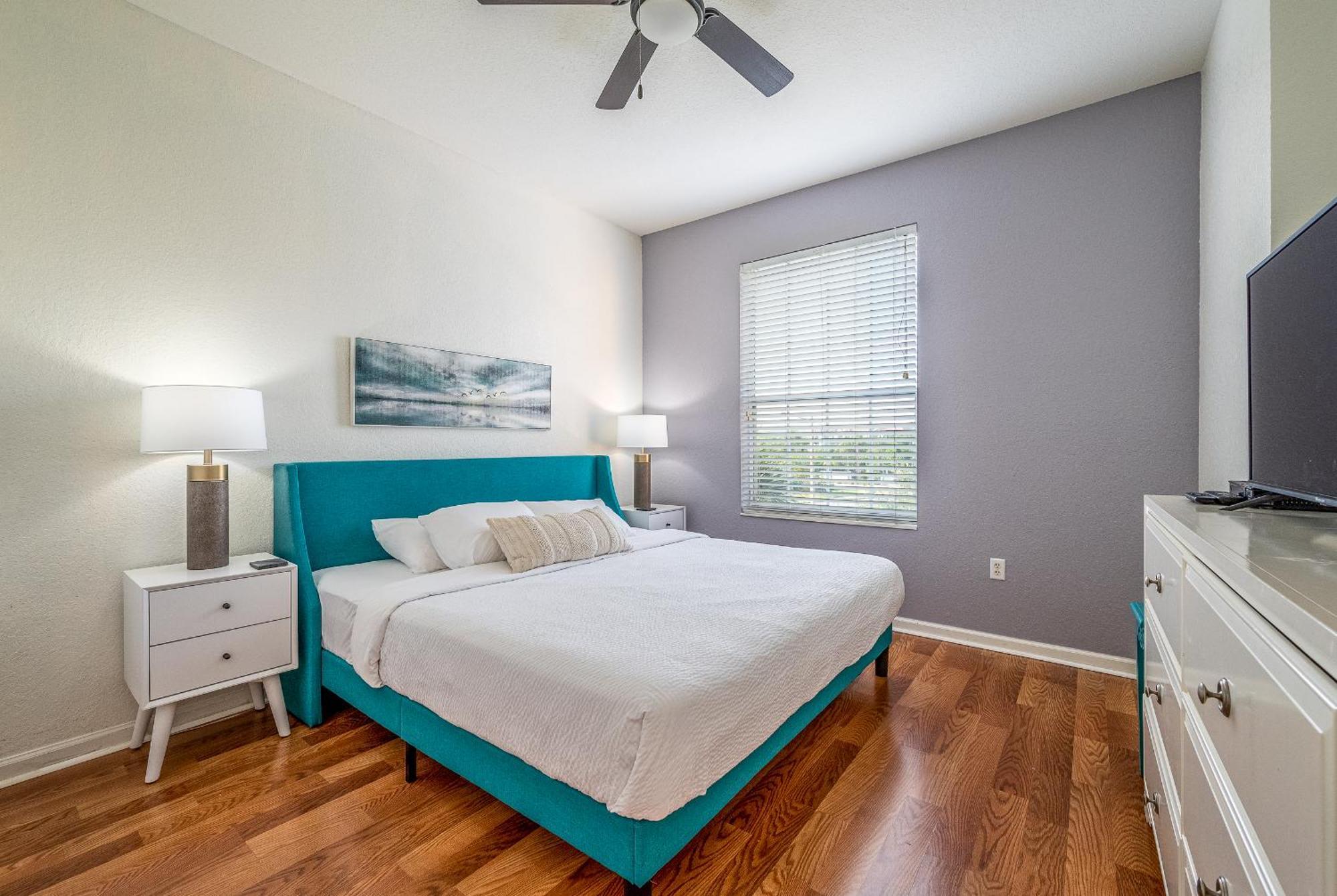 Stylish Vista Cay Luxury Star Near Theme Parks And Walk To The Convention Center Apartment Orlando