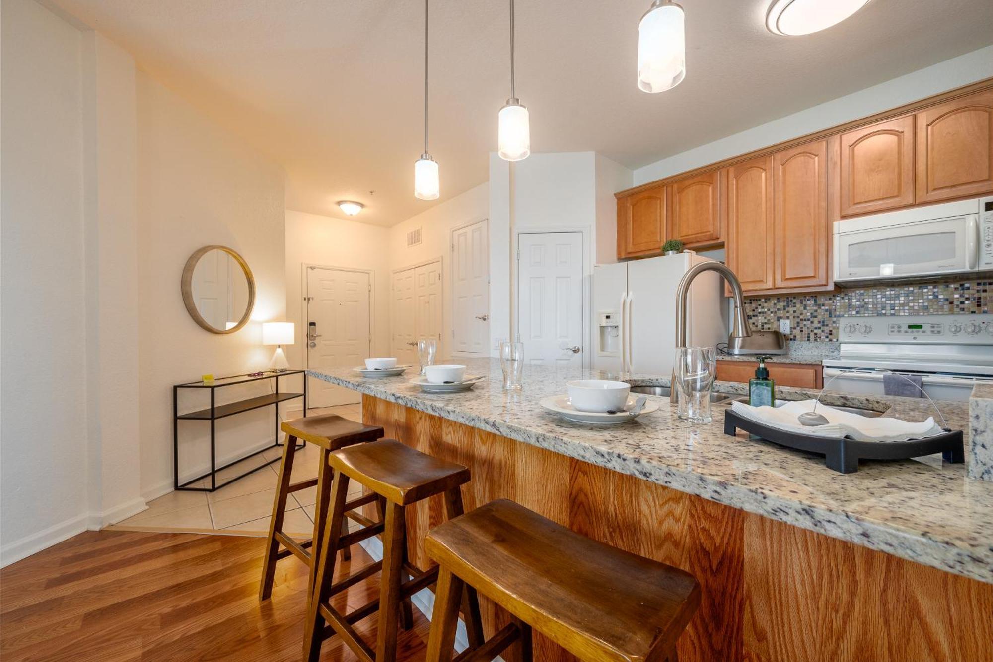Apartment Stylish Vista Cay Luxury Star Near Theme Parks And Walk To The Convention Center Orlando