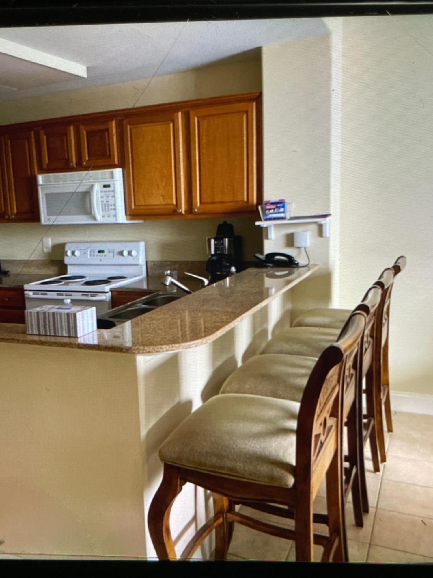 Apartment Disney 1 Mile , Blue Heron 1 Room 2 Bath,Amenities,6 Guests, Walk To Restaurants, No Fees At Check In *